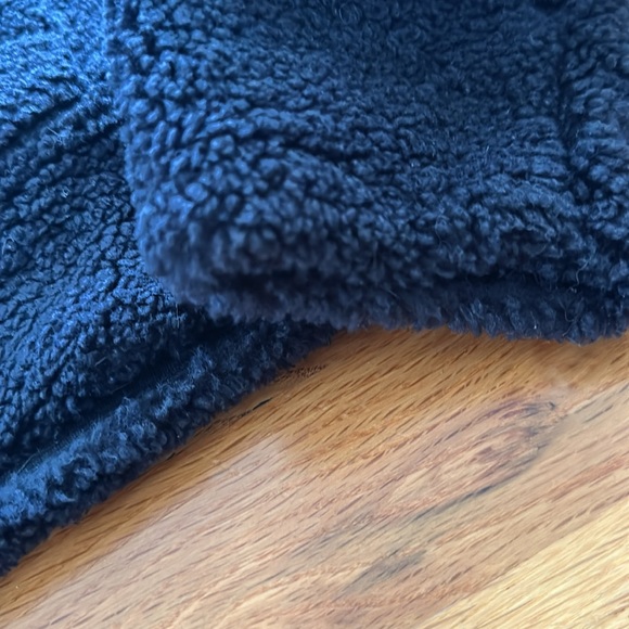 Lululemon Black Sherpa Cropped Scuba Size Medium - Picture 4 of 7